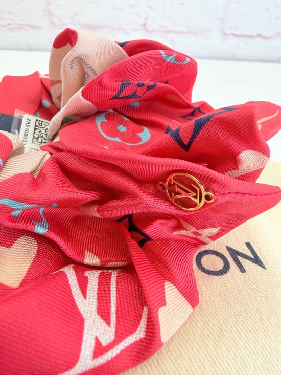 Louis Vuitton NWT Scrunchie M77398 Game On Chouchou Trop